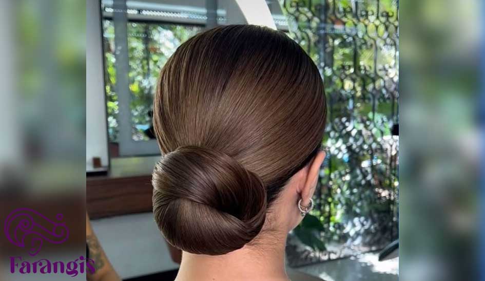 شینیون sleek (چسبیده به سر) برای ظاهری مدرن